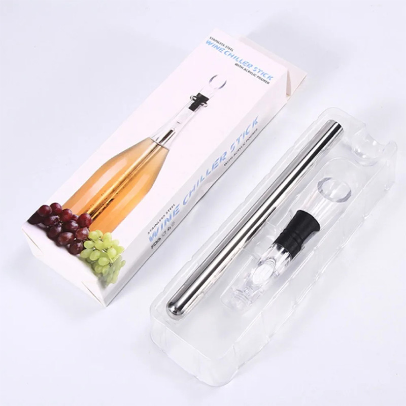 Wine Aerator Pour - ステンレス製ワイン冷却棒。エアレーター付き注ぎ口で、ワイン愛好家へのプレゼントに最適。ワインを素早く冷やすための便利なツール。