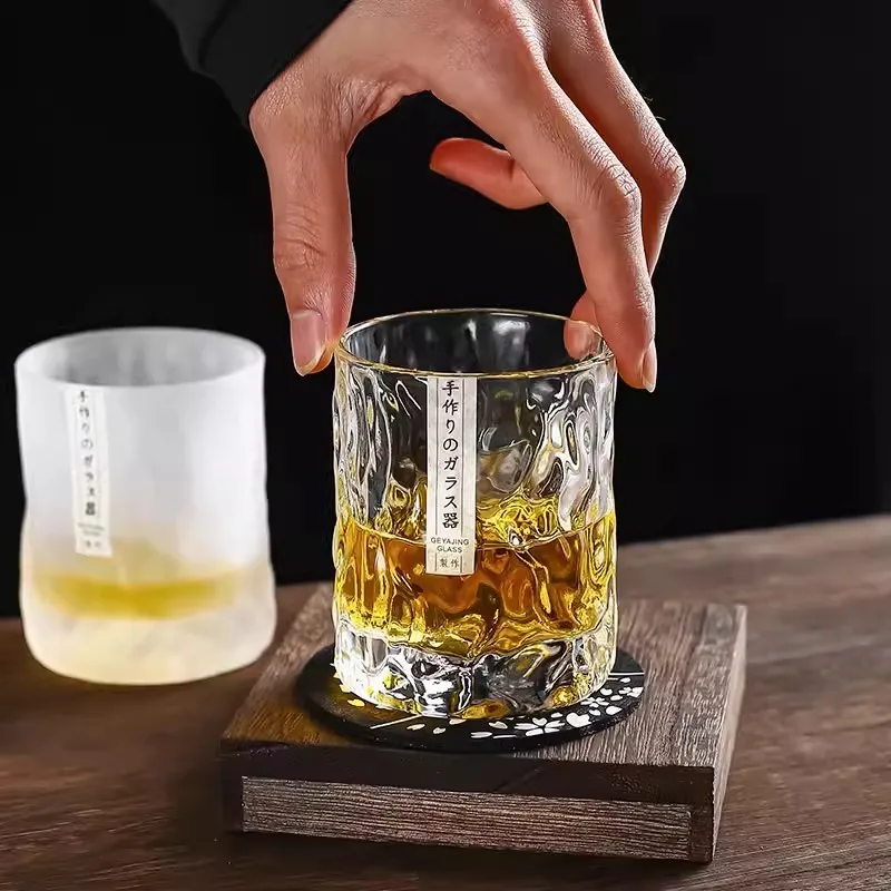 厚手の重厚なウイスキーグラス、和風ハンマークリスタルワイング - Whisky Beer And Wine のレビューと価格