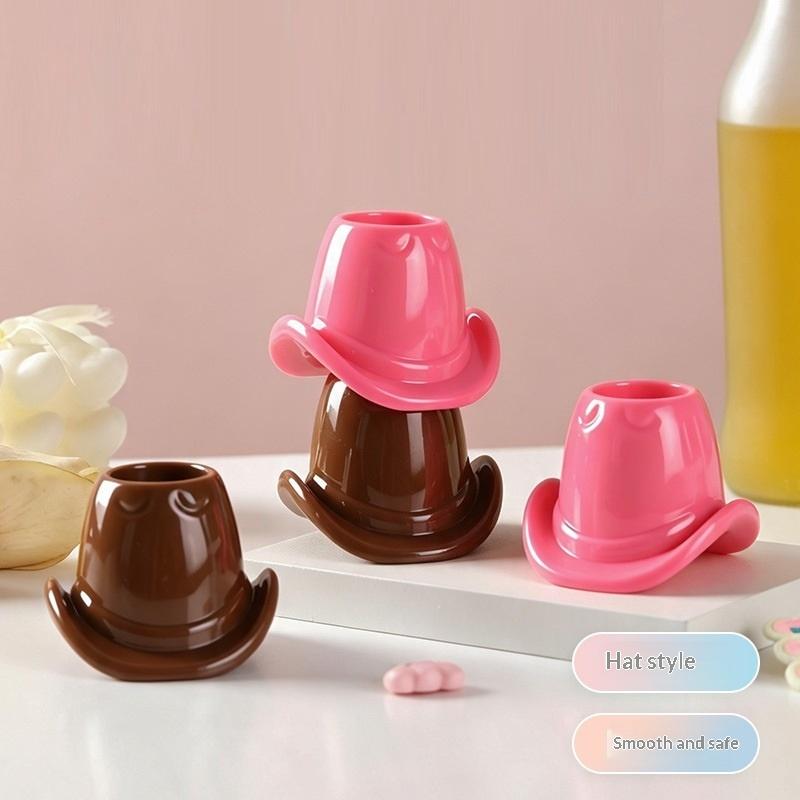 壊れにくいカウボーイハット型のワイングラス。繰り返し使えるカ - Wine Beer Hat のレビューと価格