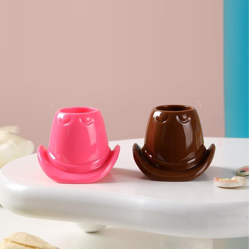 壊れにくいカウボーイハット型のワイングラス。繰り返し使えるカ - Wine Beer Hat のレビューと価格